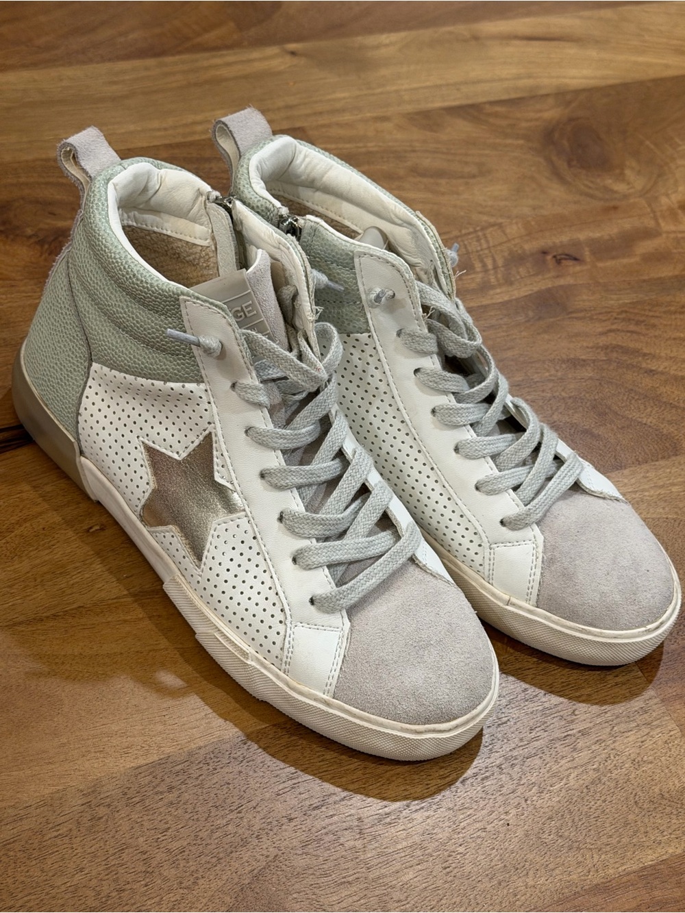 Vintage Havana Lester High-Top Sneakers in White and Gray with Gold Star Size 8
